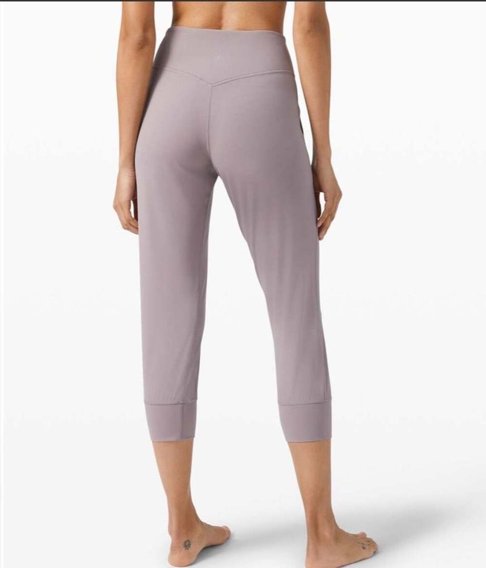 Lululemon Align Jogger Size 6 Violet Verbena Crop 23”  High Rise Pants